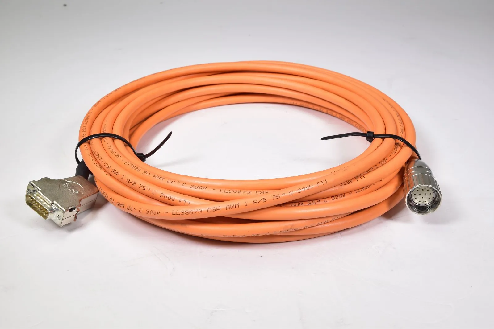 E73526, Leistungskabel ca. 5m