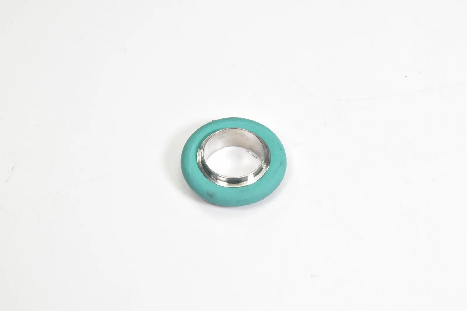 DN 16 ISO-KF, Zentrierring mit O-Ring, Edelstahl, grün/hell